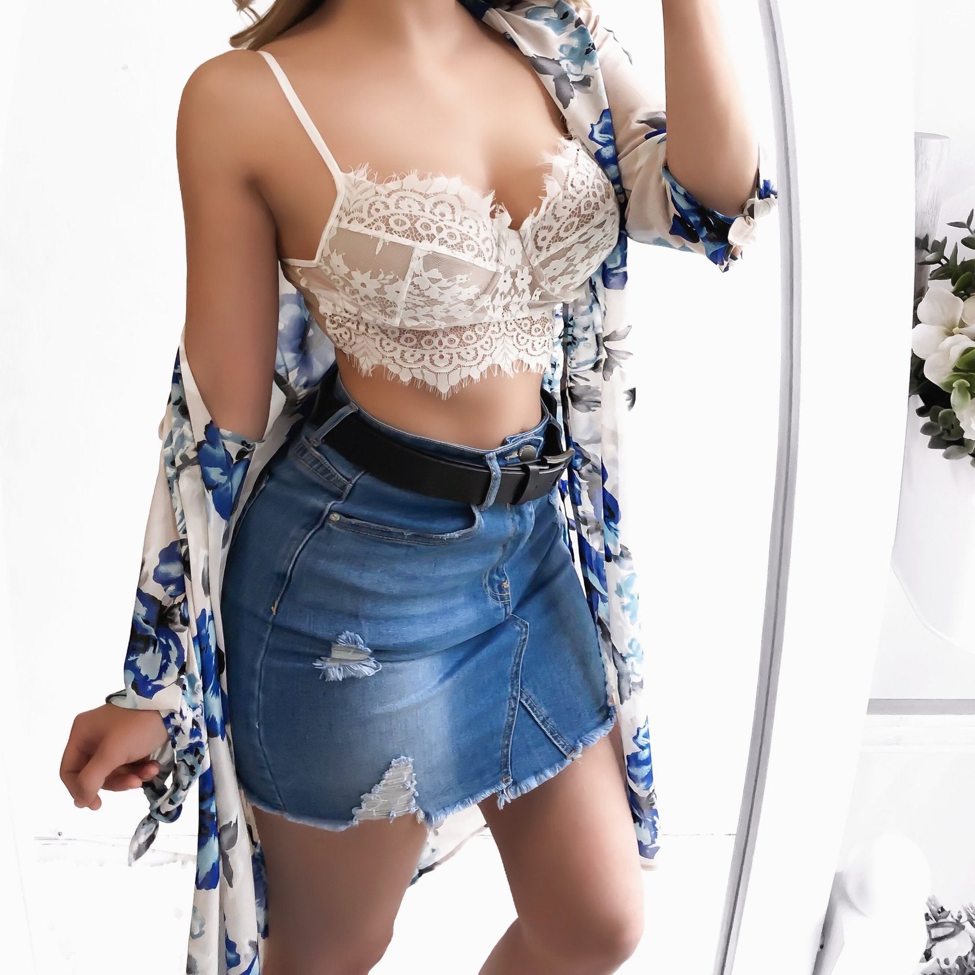 Elegant Lace Crop Top - Sexy Summer Outfit for Women